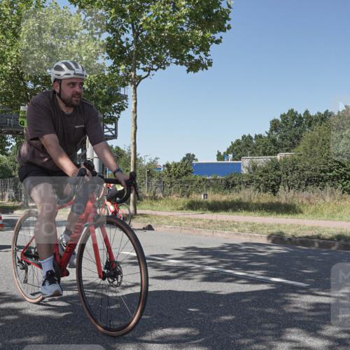 09.08.2026 - GEWOBA Citytriathlon Bremen Michael Burmester http://msf.ph/oto/9954675 09.08.2026 14:35:26 Radfahren 28, 57, 64, 80, 121, 130, 286, 339, 364, 370, 403, 466 meine-sportfotos.de