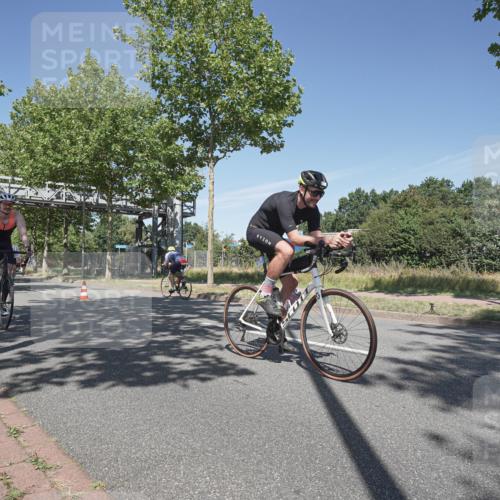 09.08.2026 - GEWOBA Citytriathlon Bremen Michael Burmester http://msf.ph/oto/9954686 09.08.2026 12:09:07 Radfahren 607, 630, 654, 675, 699, 700, 858, 1121 meine-sportfotos.de