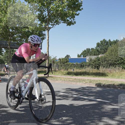 09.08.2026 - GEWOBA Citytriathlon Bremen Michael Burmester http://msf.ph/oto/9954698 09.08.2026 14:35:37 Radfahren 14, 47, 57, 121, 147, 205, 271, 286, 325, 363, 364, 370, 403, 453, 462, 466, 527 meine-sportfotos.de