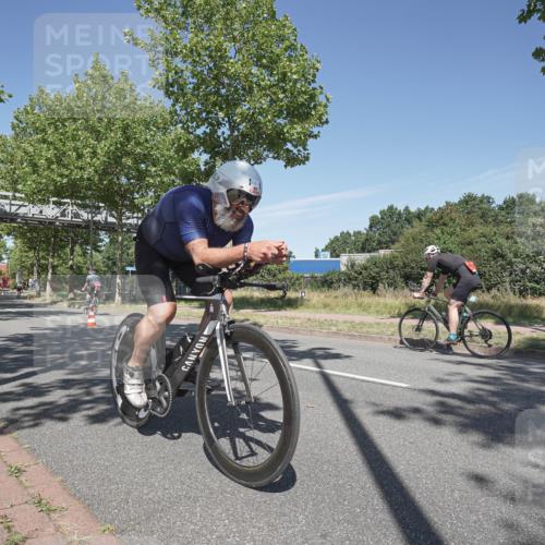 09.08.2026 - GEWOBA Citytriathlon Bremen Michael Burmester http://msf.ph/oto/9954703 09.08.2026 12:09:18 Radfahren 543, 607, 621, 629, 675, 700, 819, 1121, 1124 meine-sportfotos.de