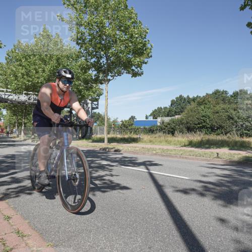 09.08.2026 - GEWOBA Citytriathlon Bremen Michael Burmester http://msf.ph/oto/9954711 09.08.2026 12:09:30 Radfahren 543, 570, 597, 621, 719, 819, 1124 meine-sportfotos.de
