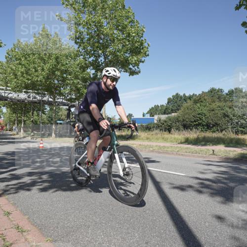 09.08.2026 - GEWOBA Citytriathlon Bremen Michael Burmester http://msf.ph/oto/9954719 09.08.2026 12:09:43 Radfahren 570, 578, 597, 674, 702 meine-sportfotos.de