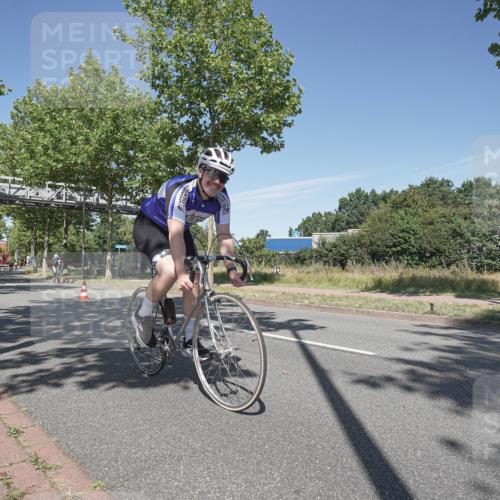 09.08.2026 - GEWOBA Citytriathlon Bremen Michael Burmester http://msf.ph/oto/9954766 09.08.2026 12:10:32 Radfahren 563, 776 meine-sportfotos.de