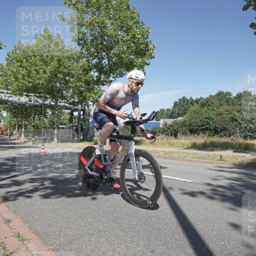 09.08.2026 - GEWOBA Citytriathlon Bremen Michael Burmester http://msf.ph/oto/9954816 09.08.2026 12:11:13 Radfahren 588, 641, 652, 690, 698, 743, 767, 789, 801, 810, 831, 854 meine-sportfotos.de