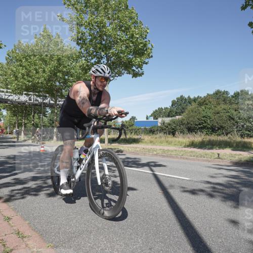 09.08.2026 - GEWOBA Citytriathlon Bremen Michael Burmester http://msf.ph/oto/9954833 09.08.2026 12:11:28 Radfahren 112, 540, 588, 666, 692, 698, 703, 1153 meine-sportfotos.de