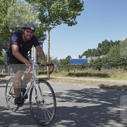 09.08.2026 - GEWOBA Citytriathlon Bremen Michael Burmester http://msf.ph/oto/9954860 09.08.2026 14:37:21 Radfahren 10, 58, 87, 172, 300, 316, 369, 385, 448 meine-sportfotos.de