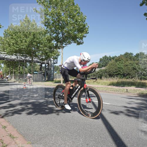 09.08.2026 - GEWOBA Citytriathlon Bremen Michael Burmester http://msf.ph/oto/9955014 09.08.2026 12:13:47 Radfahren 547, 645, 684, 685 meine-sportfotos.de