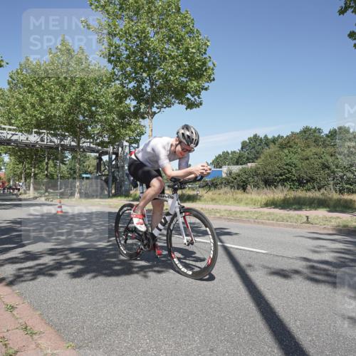 09.08.2026 - GEWOBA Citytriathlon Bremen Michael Burmester http://msf.ph/oto/9955034 09.08.2026 12:14:07 Radfahren 594, 662, 771 meine-sportfotos.de
