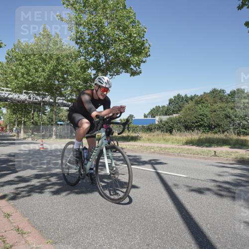 09.08.2026 - GEWOBA Citytriathlon Bremen Michael Burmester http://msf.ph/oto/9955041 09.08.2026 12:14:17 Radfahren 594, 647, 662 meine-sportfotos.de