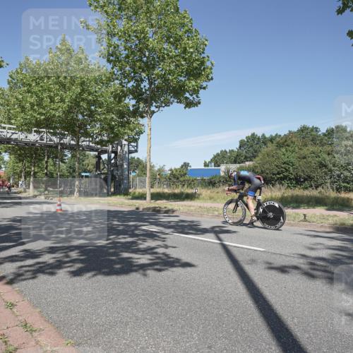 09.08.2026 - GEWOBA Citytriathlon Bremen Michael Burmester http://msf.ph/oto/9955043 09.08.2026 12:14:21 Radfahren 594, 647 meine-sportfotos.de
