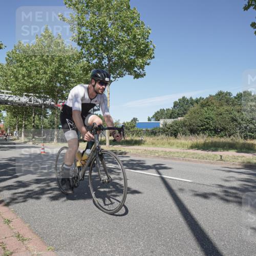 09.08.2026 - GEWOBA Citytriathlon Bremen Michael Burmester http://msf.ph/oto/9955045 09.08.2026 12:14:25 Radfahren 561, 574, 594, 647 meine-sportfotos.de