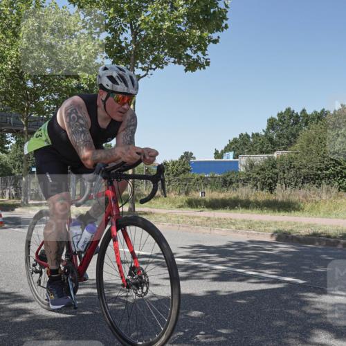 09.08.2026 - GEWOBA Citytriathlon Bremen Michael Burmester http://msf.ph/oto/9955070 09.08.2026 14:39:53 Radfahren 234, 258, 391, 393, 413, 423 meine-sportfotos.de