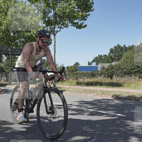09.08.2026 - GEWOBA Citytriathlon Bremen Michael Burmester http://msf.ph/oto/9955141 09.08.2026 14:40:35 Radfahren 18, 197, 204, 224, 244, 250, 358, 415, 449, 456, 508 meine-sportfotos.de