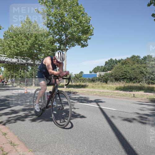 09.08.2026 - GEWOBA Citytriathlon Bremen Michael Burmester http://msf.ph/oto/9955186 09.08.2026 12:16:13 Radfahren 564, 611, 716, 726, 855, 879, 914, 955, 1117 meine-sportfotos.de