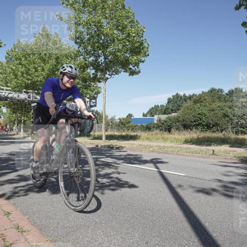 09.08.2026 - GEWOBA Citytriathlon Bremen Michael Burmester http://msf.ph/oto/9955196 09.08.2026 12:16:20 Radfahren 564, 580, 716, 726, 775, 855, 914, 955, 1013, 1117 meine-sportfotos.de