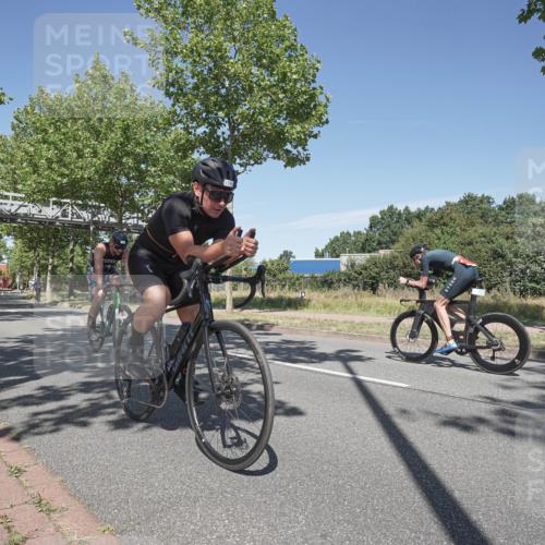 09.08.2026 - GEWOBA Citytriathlon Bremen Michael Burmester http://msf.ph/oto/9955252 09.08.2026 12:17:12 Radfahren 552, 600, 627, 778, 932, 1143, 1158 meine-sportfotos.de