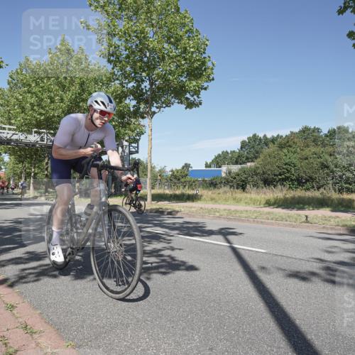 09.08.2026 - GEWOBA Citytriathlon Bremen Michael Burmester http://msf.ph/oto/9955262 09.08.2026 12:17:18 Radfahren 552, 565, 600, 653, 778, 1143, 1158 meine-sportfotos.de