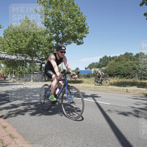 09.08.2026 - GEWOBA Citytriathlon Bremen Michael Burmester http://msf.ph/oto/9955268 09.08.2026 12:17:22 Radfahren 552, 565, 598, 600, 653, 778, 807, 1143, 1158 meine-sportfotos.de
