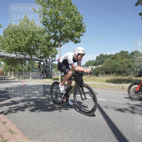 09.08.2026 - GEWOBA Citytriathlon Bremen Michael Burmester http://msf.ph/oto/9955282 09.08.2026 12:17:35 Radfahren 579, 598, 609, 650, 653, 758, 784, 807, 1109 meine-sportfotos.de