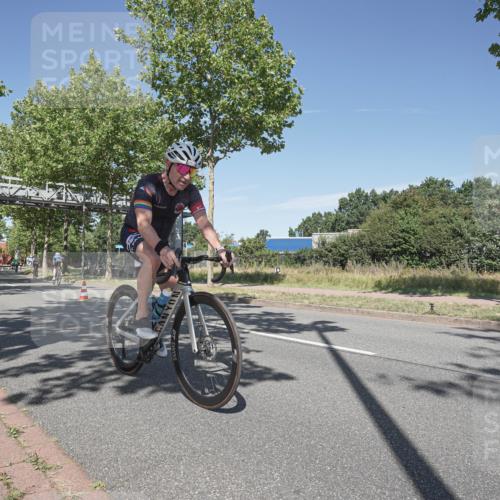 09.08.2026 - GEWOBA Citytriathlon Bremen Michael Burmester http://msf.ph/oto/9955333 09.08.2026 12:18:23 Radfahren 826, 872, 970, 1003 meine-sportfotos.de