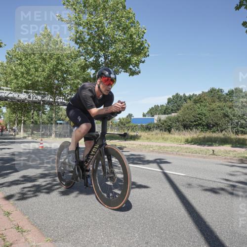09.08.2026 - GEWOBA Citytriathlon Bremen Michael Burmester http://msf.ph/oto/9955339 09.08.2026 12:18:30 Radfahren 814, 826, 864, 872, 970, 1003 meine-sportfotos.de