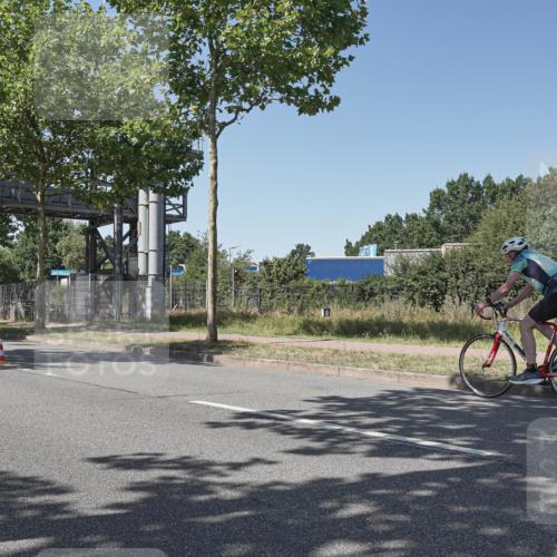 09.08.2026 - GEWOBA Citytriathlon Bremen Michael Burmester http://msf.ph/oto/9955390 09.08.2026 14:44:40 Radfahren 486, 495 meine-sportfotos.de