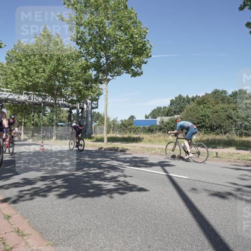 09.08.2026 - GEWOBA Citytriathlon Bremen Michael Burmester http://msf.ph/oto/9955403 09.08.2026 12:19:25 Radfahren 557, 603, 727, 749, 820, 839, 861, 938, 1142, 1145, 1160 meine-sportfotos.de