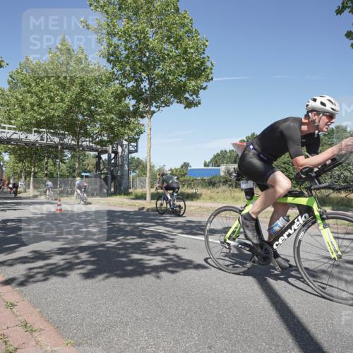 09.08.2026 - GEWOBA Citytriathlon Bremen Michael Burmester http://msf.ph/oto/9955411 09.08.2026 12:19:27 Radfahren 557, 568, 603, 727, 812, 820, 839, 861, 938, 1142, 1145, 1160 meine-sportfotos.de