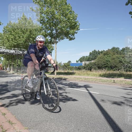 09.08.2026 - GEWOBA Citytriathlon Bremen Michael Burmester http://msf.ph/oto/9955456 09.08.2026 12:20:02 Radfahren 595, 625, 757, 788, 798, 817, 838, 923, 935, 1017, 1129 meine-sportfotos.de