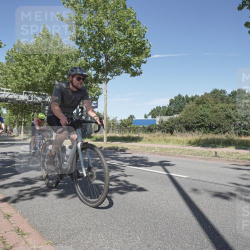 09.08.2026 - GEWOBA Citytriathlon Bremen Michael Burmester http://msf.ph/oto/9955468 09.08.2026 12:20:10 Radfahren 595, 625, 693, 757, 763, 788, 790, 798, 817, 823, 838, 935, 1017, 1113, 1129, 1155 meine-sportfotos.de
