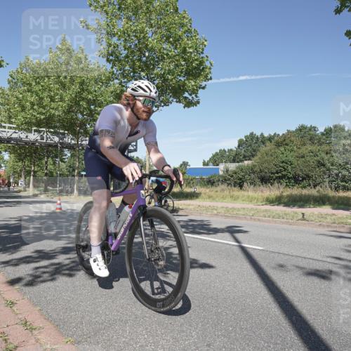 09.08.2026 - GEWOBA Citytriathlon Bremen Michael Burmester http://msf.ph/oto/9955577 09.08.2026 12:21:23 Radfahren 596, 731, 737, 902, 1115, 1132 meine-sportfotos.de