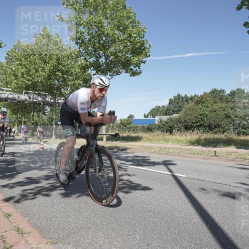 09.08.2026 - GEWOBA Citytriathlon Bremen Michael Burmester http://msf.ph/oto/9955635 09.08.2026 12:22:36 Radfahren 681, 696, 787, 805, 945, 956, 1108 meine-sportfotos.de