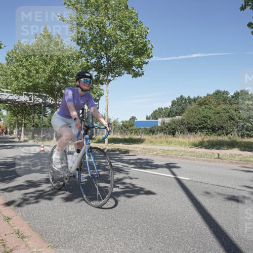 09.08.2026 - GEWOBA Citytriathlon Bremen Michael Burmester http://msf.ph/oto/9955643 09.08.2026 12:22:47 Radfahren 664, 681, 699, 800, 945, 1012, 1108 meine-sportfotos.de
