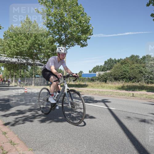 09.08.2026 - GEWOBA Citytriathlon Bremen Michael Burmester http://msf.ph/oto/9955682 09.08.2026 12:23:46 Radfahren 701, 705, 890, 1107 meine-sportfotos.de