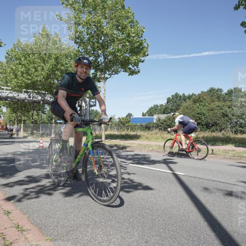 09.08.2026 - GEWOBA Citytriathlon Bremen Michael Burmester http://msf.ph/oto/9955691 09.08.2026 12:23:58 Radfahren 570, 585, 761, 887, 890, 891, 1105, 1107, 1124, 1159 meine-sportfotos.de