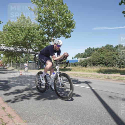 09.08.2026 - GEWOBA Citytriathlon Bremen Michael Burmester http://msf.ph/oto/9955817 09.08.2026 12:27:00 Radfahren 588, 607, 633, 813, 822, 856, 958, 1001, 1103 meine-sportfotos.de