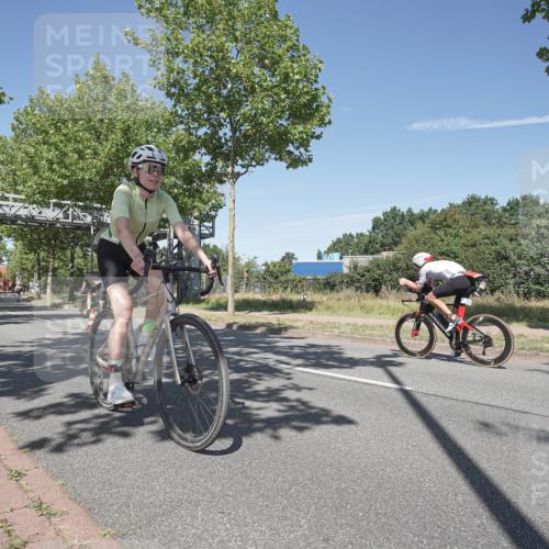 09.08.2026 - GEWOBA Citytriathlon Bremen Michael Burmester http://msf.ph/oto/9955819 09.08.2026 12:27:03 Radfahren 588, 607, 633, 813, 822, 856, 958, 1103 meine-sportfotos.de