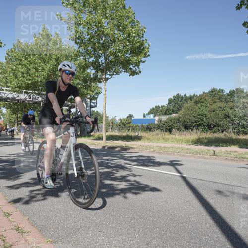 09.08.2026 - GEWOBA Citytriathlon Bremen Michael Burmester http://msf.ph/oto/9955823 09.08.2026 12:27:06 Radfahren 588, 633, 813, 856, 958, 962, 1103 meine-sportfotos.de