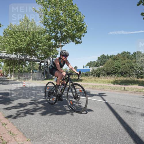 09.08.2026 - GEWOBA Citytriathlon Bremen Michael Burmester http://msf.ph/oto/9955825 09.08.2026 12:27:14 Radfahren 588, 813, 958, 962 meine-sportfotos.de