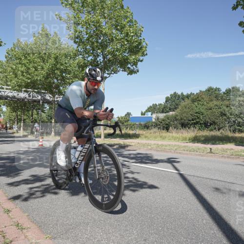 09.08.2026 - GEWOBA Citytriathlon Bremen Michael Burmester http://msf.ph/oto/9955829 09.08.2026 12:27:23 Radfahren 587, 597, 630, 712, 732, 881, 962 meine-sportfotos.de