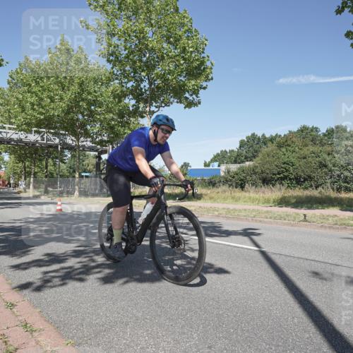 09.08.2026 - GEWOBA Citytriathlon Bremen Michael Burmester http://msf.ph/oto/9955847 09.08.2026 12:27:48 Radfahren 684, 729, 801, 828, 831, 854, 1157 meine-sportfotos.de