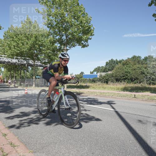 09.08.2026 - GEWOBA Citytriathlon Bremen Michael Burmester http://msf.ph/oto/9955852 09.08.2026 12:27:52 Radfahren 554, 684, 801, 828, 831, 917, 1157 meine-sportfotos.de