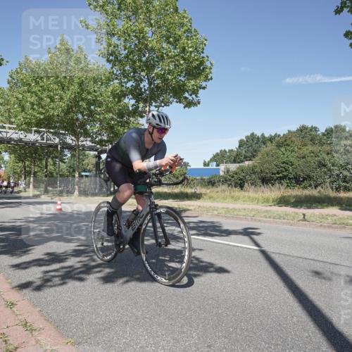 09.08.2026 - GEWOBA Citytriathlon Bremen Michael Burmester http://msf.ph/oto/9955864 09.08.2026 12:28:10 Radfahren 554, 660, 661, 666, 690, 917, 951, 1002, 1148 meine-sportfotos.de