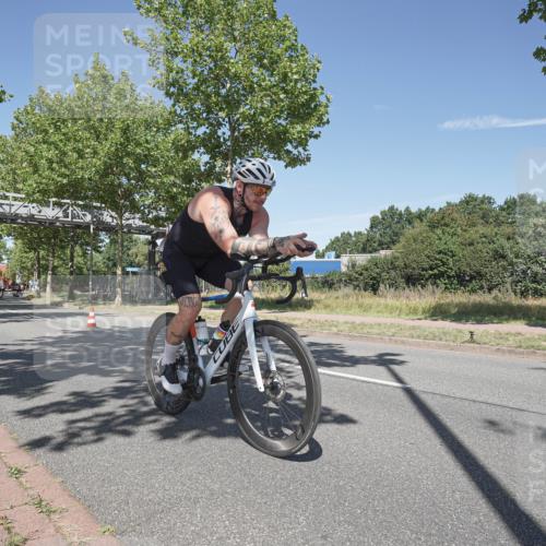 09.08.2026 - GEWOBA Citytriathlon Bremen Michael Burmester http://msf.ph/oto/9955865 09.08.2026 12:28:12 Radfahren 554, 660, 661, 666, 690, 951, 1002, 1148 meine-sportfotos.de