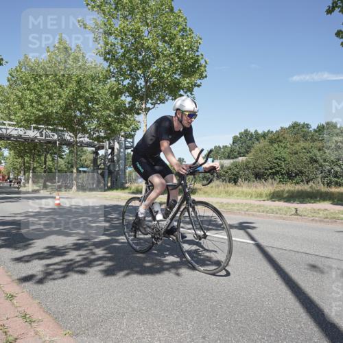 09.08.2026 - GEWOBA Citytriathlon Bremen Michael Burmester http://msf.ph/oto/9955897 09.08.2026 12:28:56 Radfahren 556, 563, 688, 691, 703, 764, 795, 843, 878, 969 meine-sportfotos.de