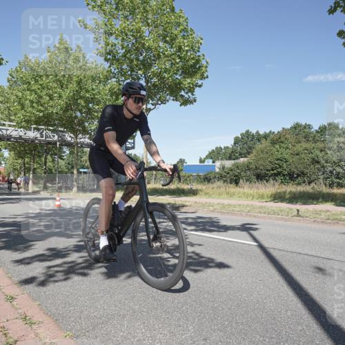 09.08.2026 - GEWOBA Citytriathlon Bremen Michael Burmester http://msf.ph/oto/9955922 09.08.2026 12:29:35 Radfahren 575, 642, 697, 724, 811, 825, 905, 999, 1011 meine-sportfotos.de