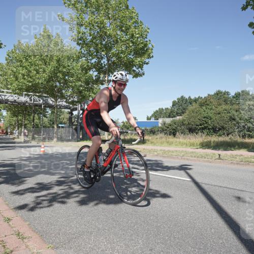 09.08.2026 - GEWOBA Citytriathlon Bremen Michael Burmester http://msf.ph/oto/9955973 09.08.2026 12:30:52 Radfahren 547, 662, 946 meine-sportfotos.de