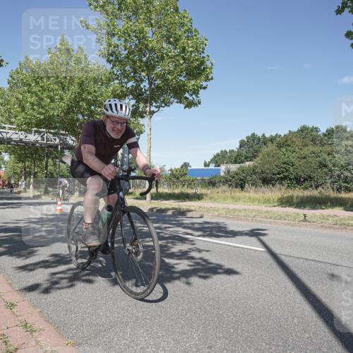 09.08.2026 - GEWOBA Citytriathlon Bremen Michael Burmester http://msf.ph/oto/9955978 09.08.2026 12:31:02 Radfahren 547, 580, 662, 721, 824, 852, 882, 947 meine-sportfotos.de