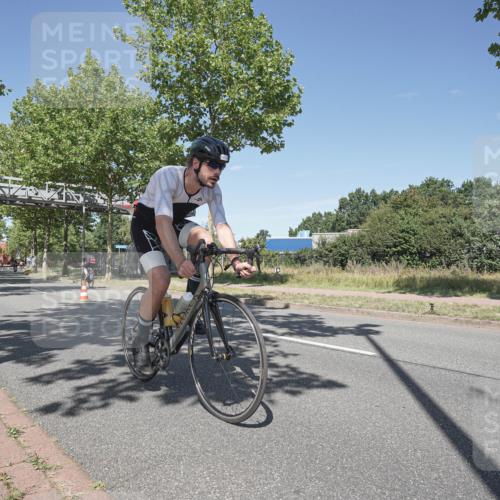 09.08.2026 - GEWOBA Citytriathlon Bremen Michael Burmester http://msf.ph/oto/9956004 09.08.2026 12:31:40 Radfahren 561, 606, 613, 647, 735 meine-sportfotos.de