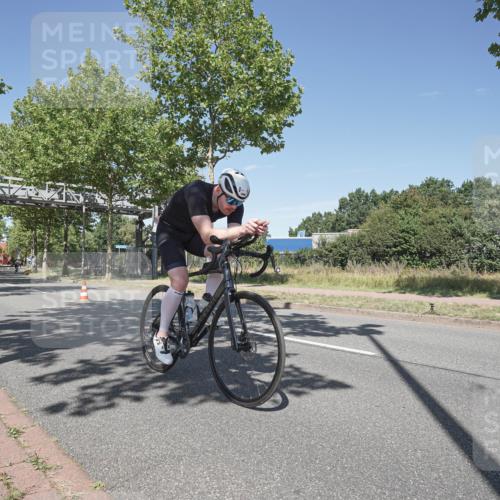 09.08.2026 - GEWOBA Citytriathlon Bremen Michael Burmester http://msf.ph/oto/9956024 09.08.2026 12:32:26 Radfahren 590, 594, 680, 765, 867, 874, 920, 924, 1006 meine-sportfotos.de